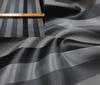 schwarz~grau Feiner Seidenstoff Blockstreifen Design Stoff